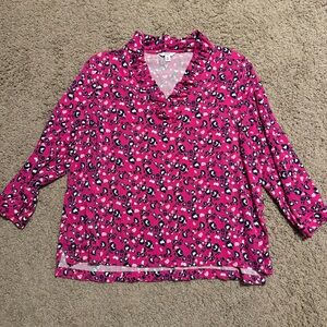 EUC Crown & Ivy ruffle collar v-neck top, pink & navy, sz XL